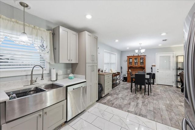 321 S 44th Street, Orange, TX 77630