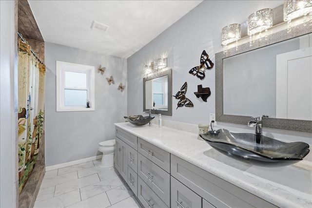 321 S 44th Street, Orange, TX 77630