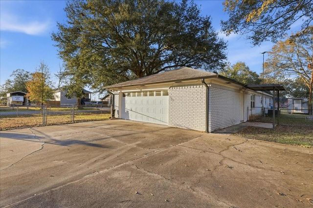 321 S 44th Street, Orange, TX 77630