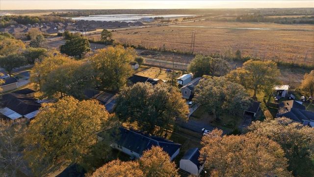 321 S 44th Street, Orange, TX 77630