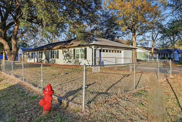 321 S 44th Street, Orange, TX 77630