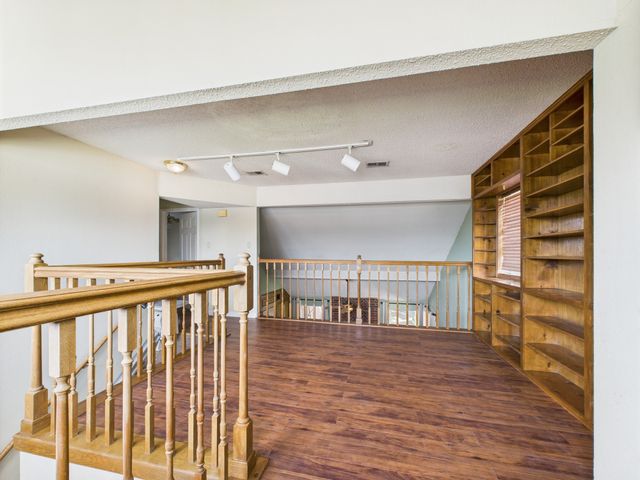 800 Raintree Court, Desoto, TX 75115