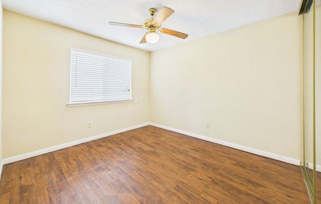 800 Raintree Court, Desoto, TX 75115