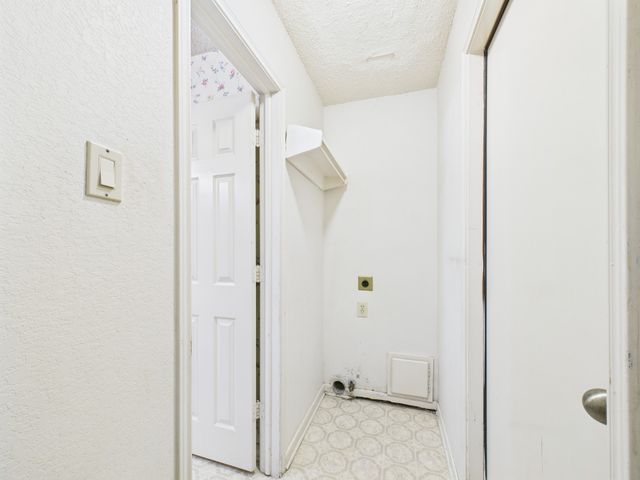 800 Raintree Court, Desoto, TX 75115