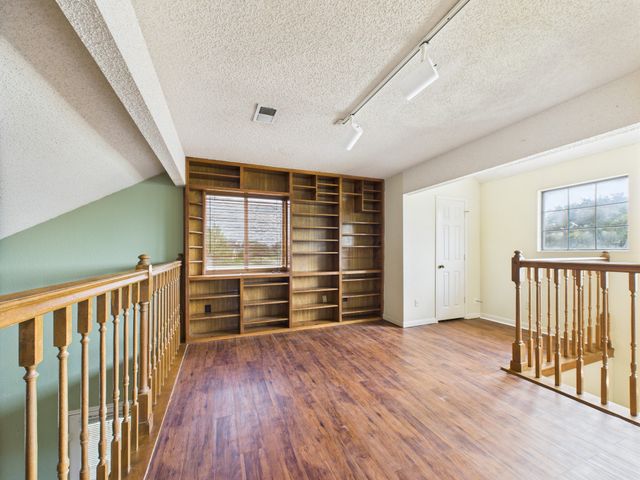 800 Raintree Court, Desoto, TX 75115