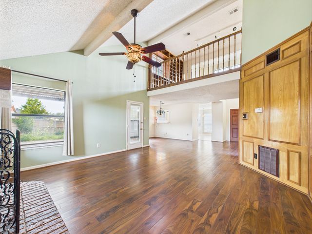 800 Raintree Court, Desoto, TX 75115