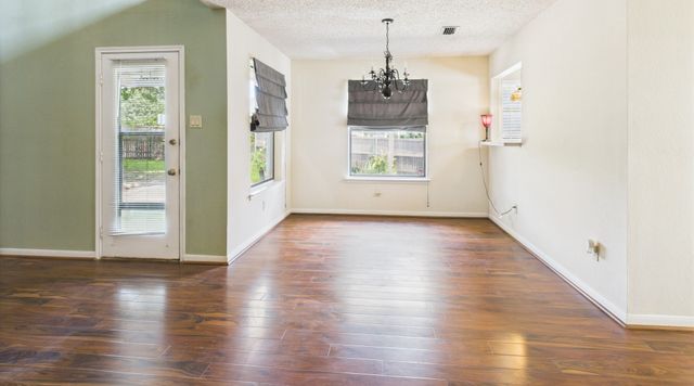 800 Raintree Court, Desoto, TX 75115