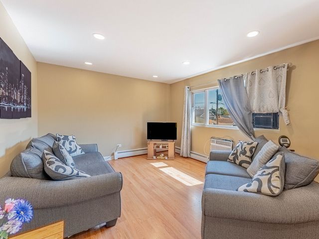 4215 HARLEM Avenue 8, Stickney, IL 60402