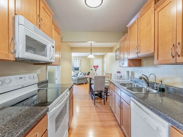 4215 HARLEM Avenue 8, Stickney, IL 60402