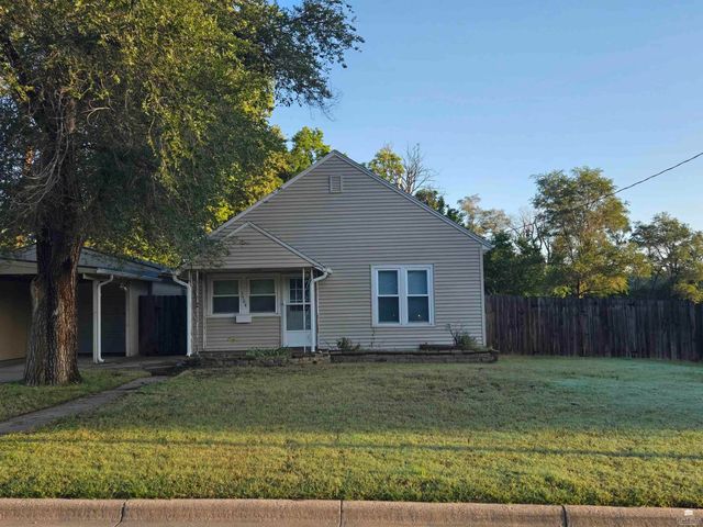 1504 NW 4th Street, Abilene, KS 67410