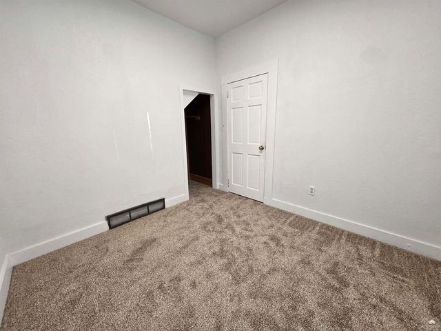 1504 NW 4th Street, Abilene, KS 67410