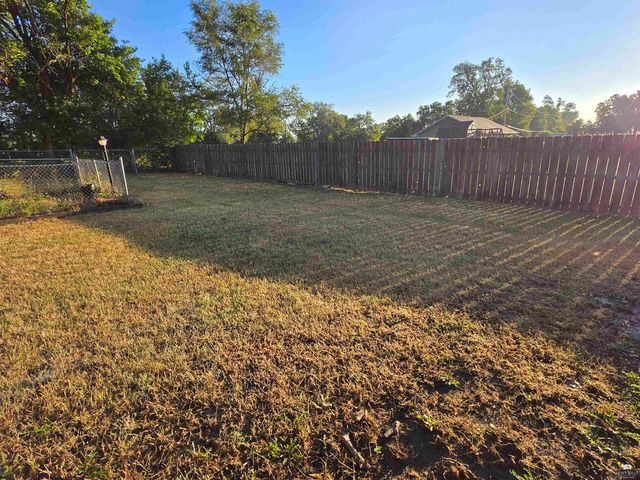 1504 NW 4th Street, Abilene, KS 67410