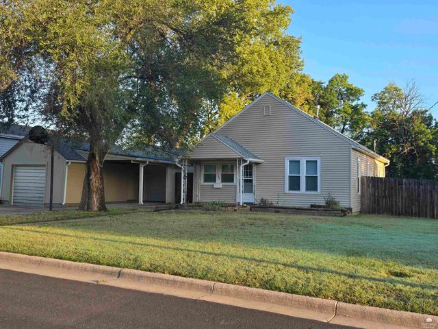 1504 NW 4th Street, Abilene, KS 67410