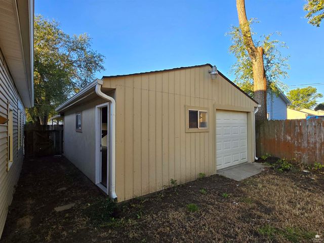 1504 NW 4th Street, Abilene, KS 67410
