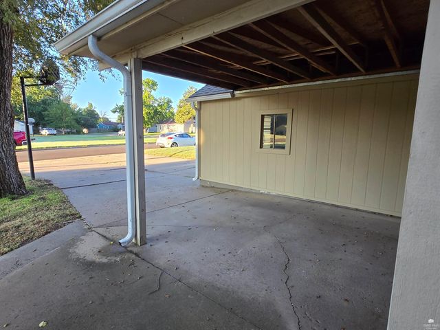 1504 NW 4th Street, Abilene, KS 67410