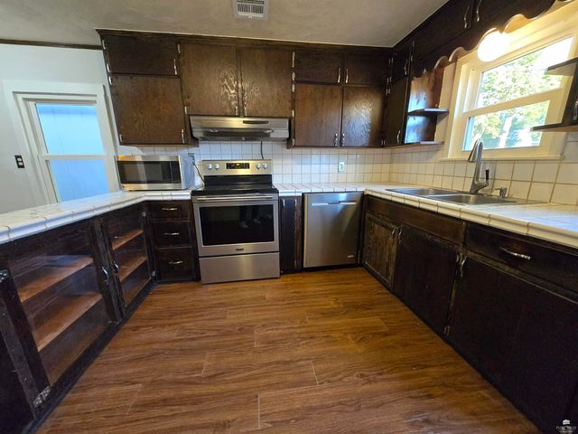 1504 NW 4th Street, Abilene, KS 67410