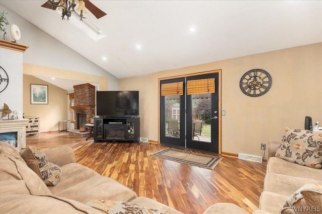 5866 Lakecrest Drive, Hamburg, NY 14085