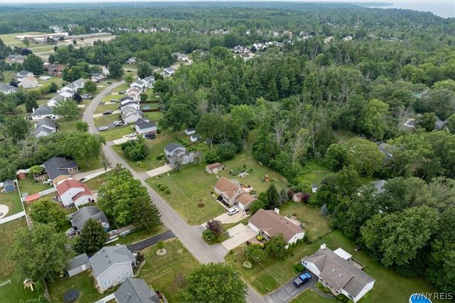 5866 Lakecrest Drive, Hamburg, NY 14085