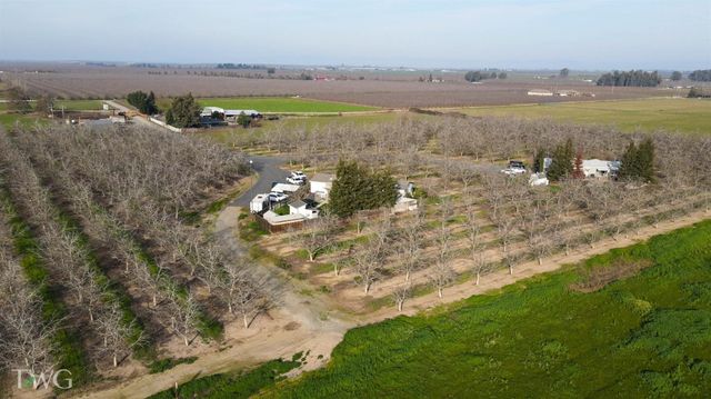 30944 Grooms Rd, Oakdale, CA 95361