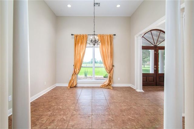 15 VAN MOL Road, Alexandria, LA 71302
