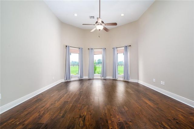 15 VAN MOL Road, Alexandria, LA 71302