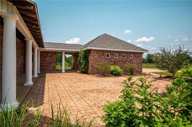 15 VAN MOL Road, Alexandria, LA 71302
