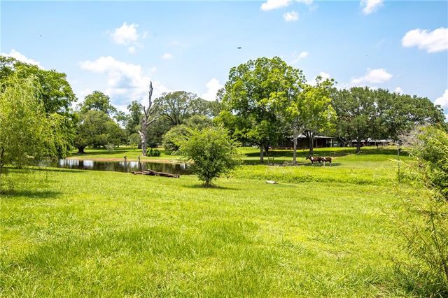 15 VAN MOL Road, Alexandria, LA 71302