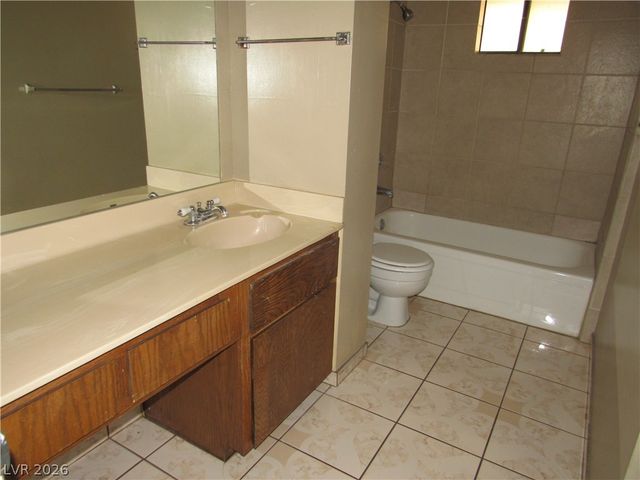 120 Bel Port Drive 121, Las Vegas, NV 89110