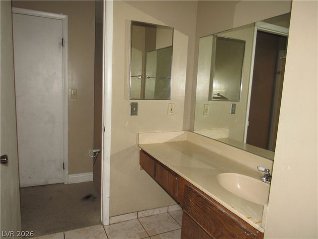 120 Bel Port Drive 121, Las Vegas, NV 89110