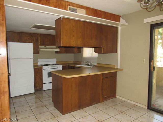 120 Bel Port Drive 121, Las Vegas, NV 89110