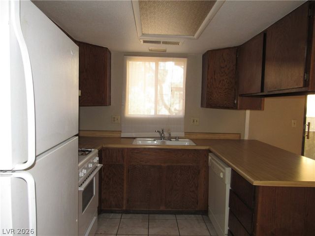 120 Bel Port Drive 121, Las Vegas, NV 89110