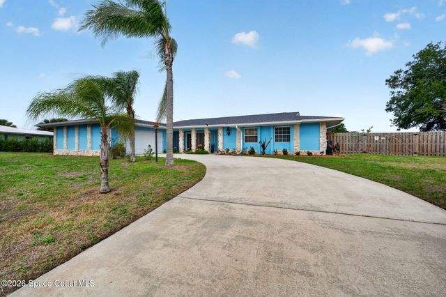 956 Waialae Circle NE, Palm Bay, FL 32905