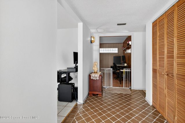 956 Waialae Circle NE, Palm Bay, FL 32905