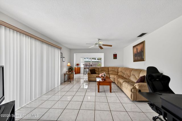 956 Waialae Circle NE, Palm Bay, FL 32905
