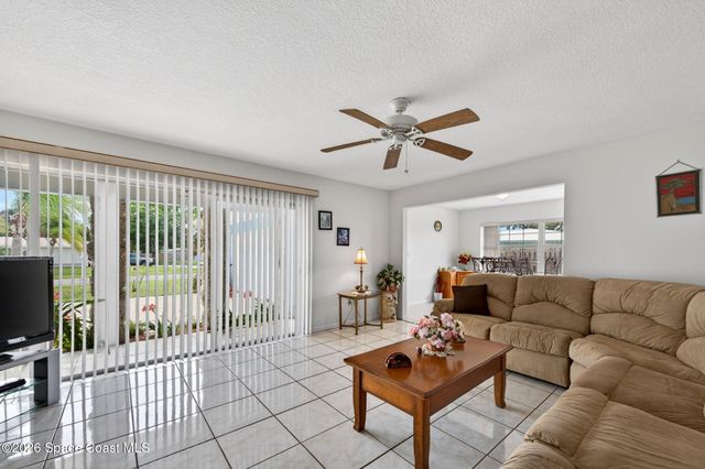 956 Waialae Circle NE, Palm Bay, FL 32905