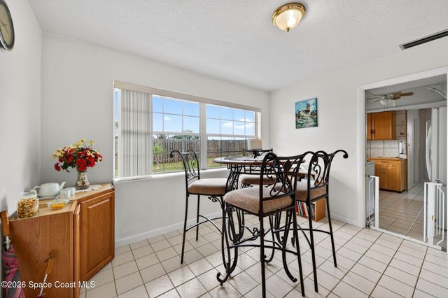956 Waialae Circle NE, Palm Bay, FL 32905