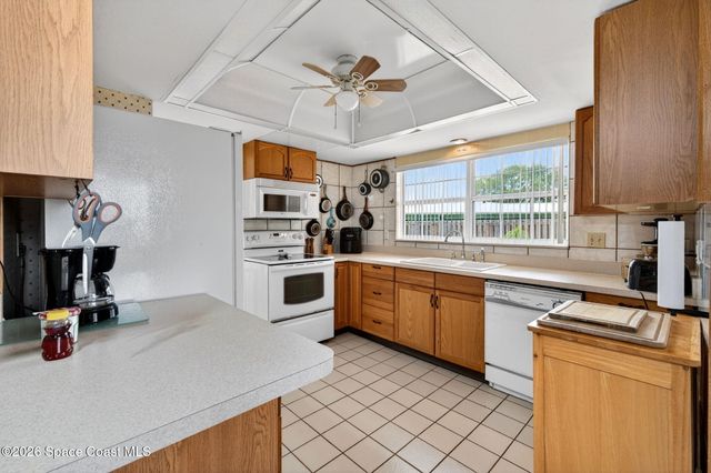 956 Waialae Circle NE, Palm Bay, FL 32905