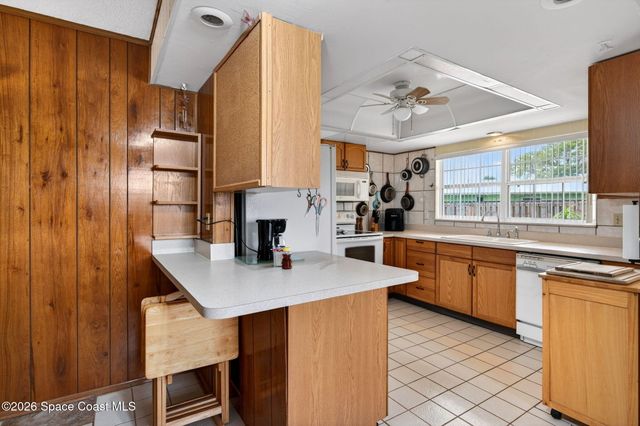 956 Waialae Circle NE, Palm Bay, FL 32905