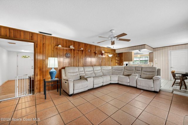 956 Waialae Circle NE, Palm Bay, FL 32905