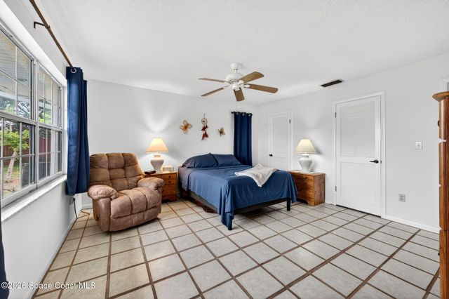 956 Waialae Circle NE, Palm Bay, FL 32905