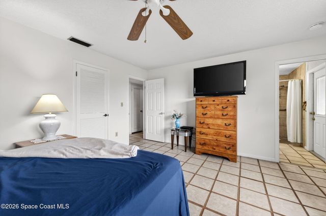 956 Waialae Circle NE, Palm Bay, FL 32905
