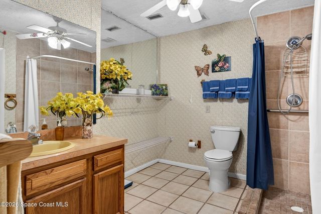956 Waialae Circle NE, Palm Bay, FL 32905