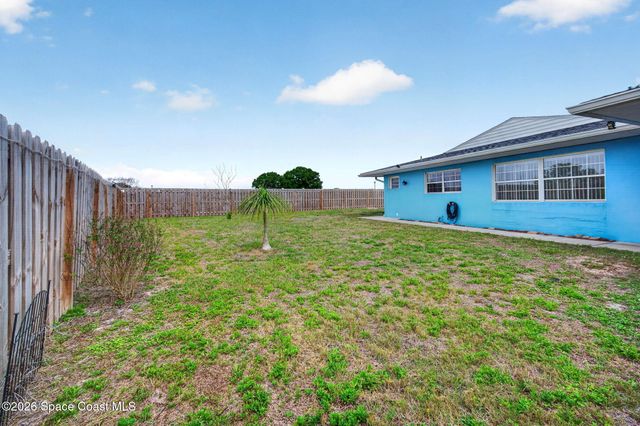956 Waialae Circle NE, Palm Bay, FL 32905