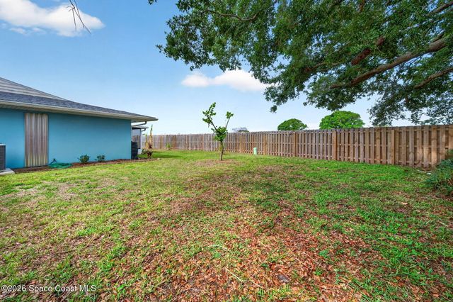 956 Waialae Circle NE, Palm Bay, FL 32905