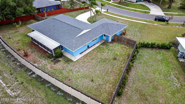 956 Waialae Circle NE, Palm Bay, FL 32905