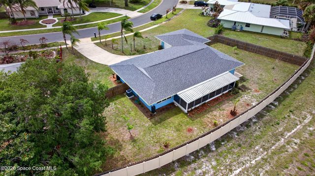956 Waialae Circle NE, Palm Bay, FL 32905