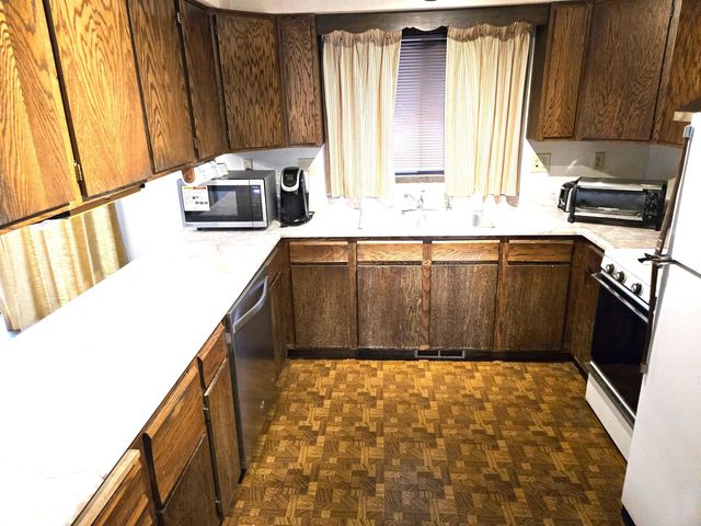 761 N Pine Road, Essexville, MI 48732