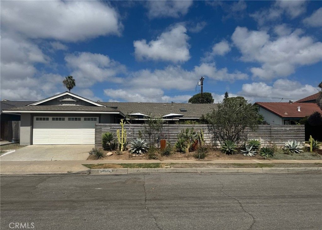 2817 La Salle, Costa Mesa, CA 92626 — exterior