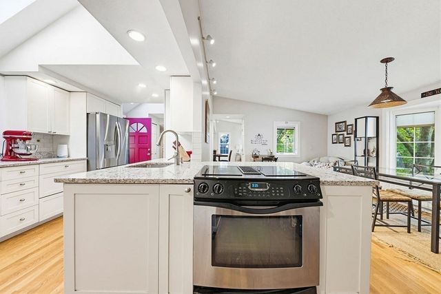 49 Ashcroft Rd, Sharon, MA 02067