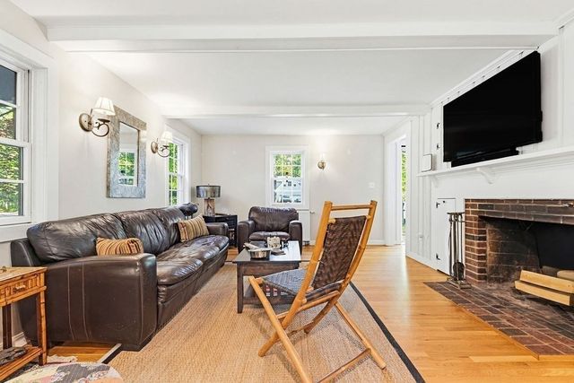 49 Ashcroft Rd, Sharon, MA 02067